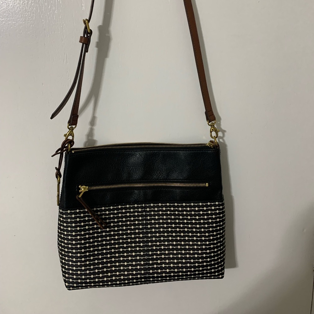 Fossil Stylish Black and White Crossbody Bag